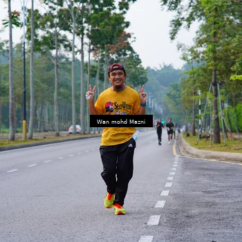Runner Photo 8302299