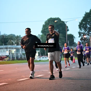 Runner Photo 8302300