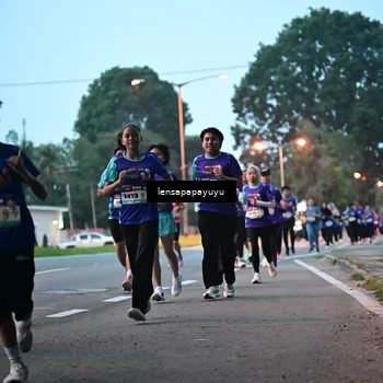 Runner Photo 8302314