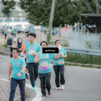 Runner Photo 8302336