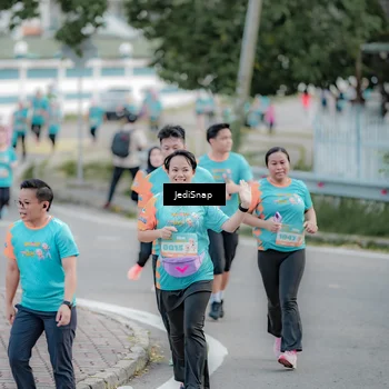 Runner Photo 8302354