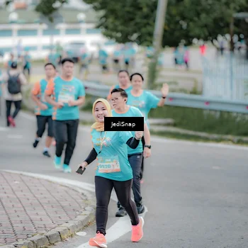 Runner Photo 8302382