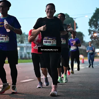 Runner Photo 8302384
