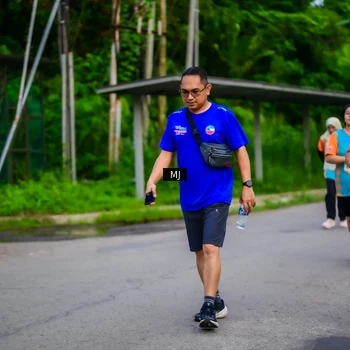 Runner Photo 8302395