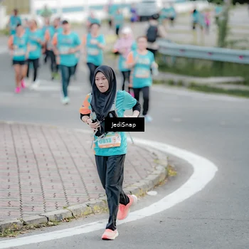 Runner Photo 8302418