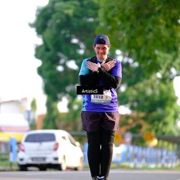 Runner Photo 8302443
