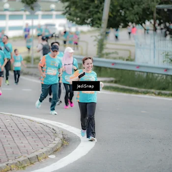 Runner Photo 8302450