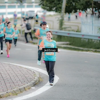 Runner Photo 8302465