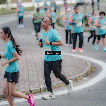 Runner Photo 8302539