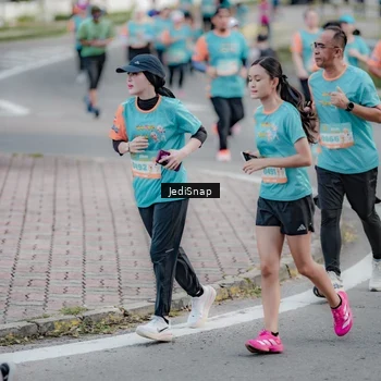 Runner Photo 8302543
