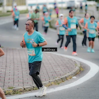 Runner Photo 8302552