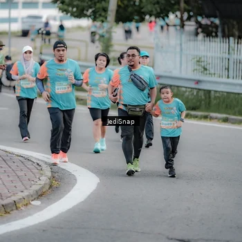 Runner Photo 8302556