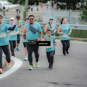 Runner Photo 8302599