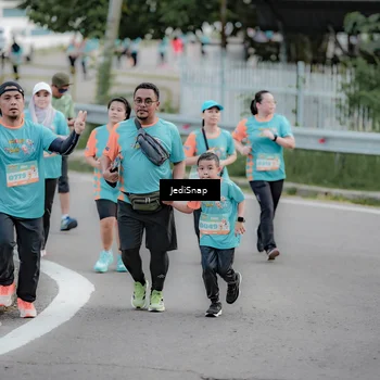 Runner Photo 8302612