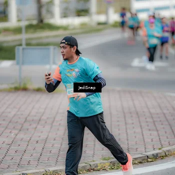 Runner Photo 8302639