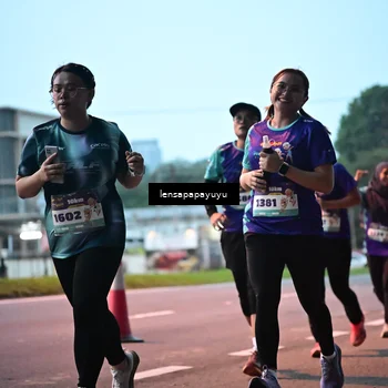 Runner Photo 8302643