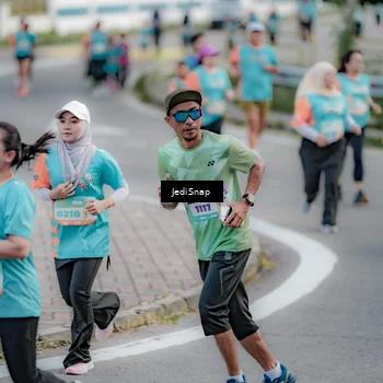 Runner Photo 8302747