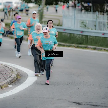 Runner Photo 8302759