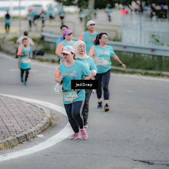 Runner Photo 8302765