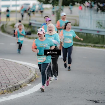 Runner Photo 8302768