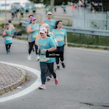 Runner Photo 8302772