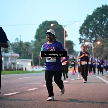 Runner Photo 8302800
