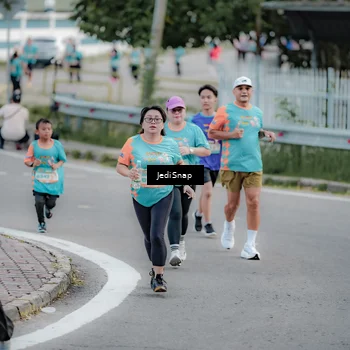 Runner Photo 8302803