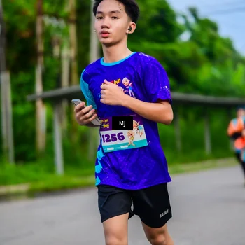 Runner Photo 8302820