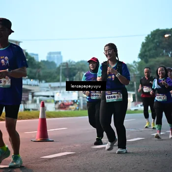 Runner Photo 8302841