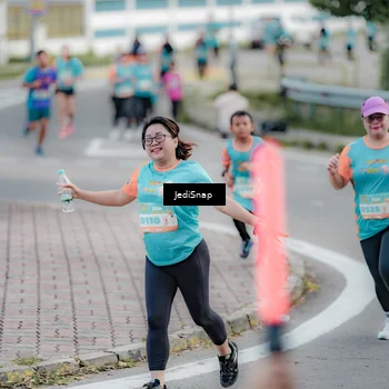 Runner Photo 8302875