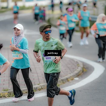 Runner Photo 8302893