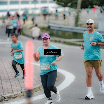 Runner Photo 8302907