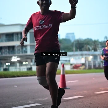 Runner Photo 8302992