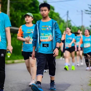 Runner Photo 8303007