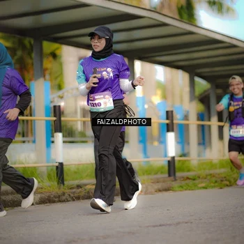 Runner Photo 8303025