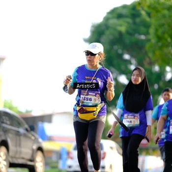 Runner Photo 8303033