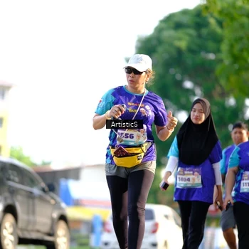 Runner Photo 8303038