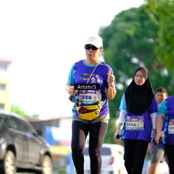 Runner Photo 8303042