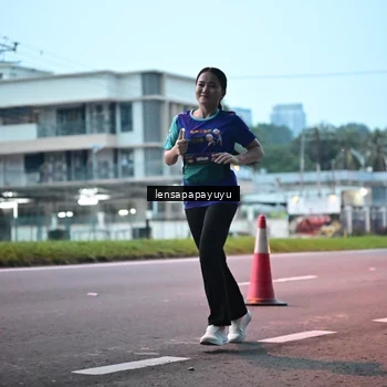 Runner Photo 8303046