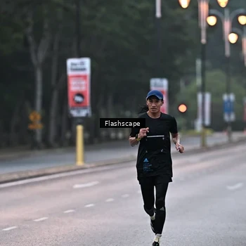 Runner Photo 8303061