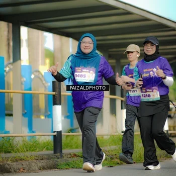 Runner Photo 8303062