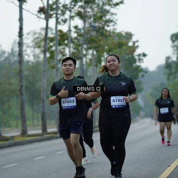 Runner Photo 8303063