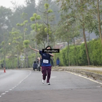 Runner Photo 8303090