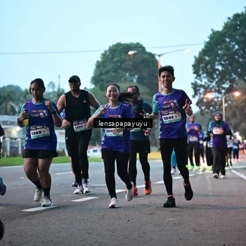 Runner Photo 8303092
