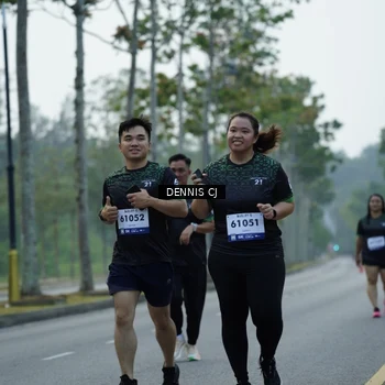 Runner Photo 8303101