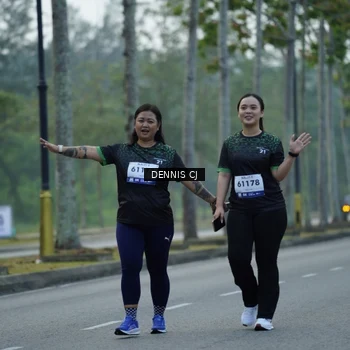 Runner Photo 8303106