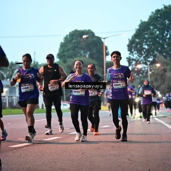 Runner Photo 8303110