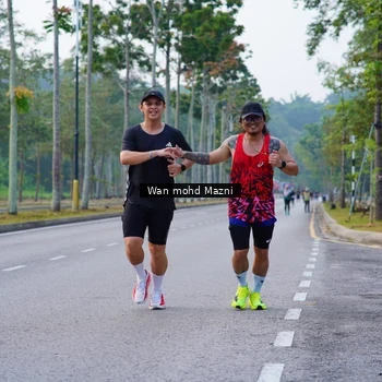Runner Photo 8303111