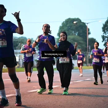 Runner Photo 8303224