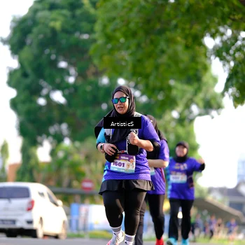Runner Photo 8303257